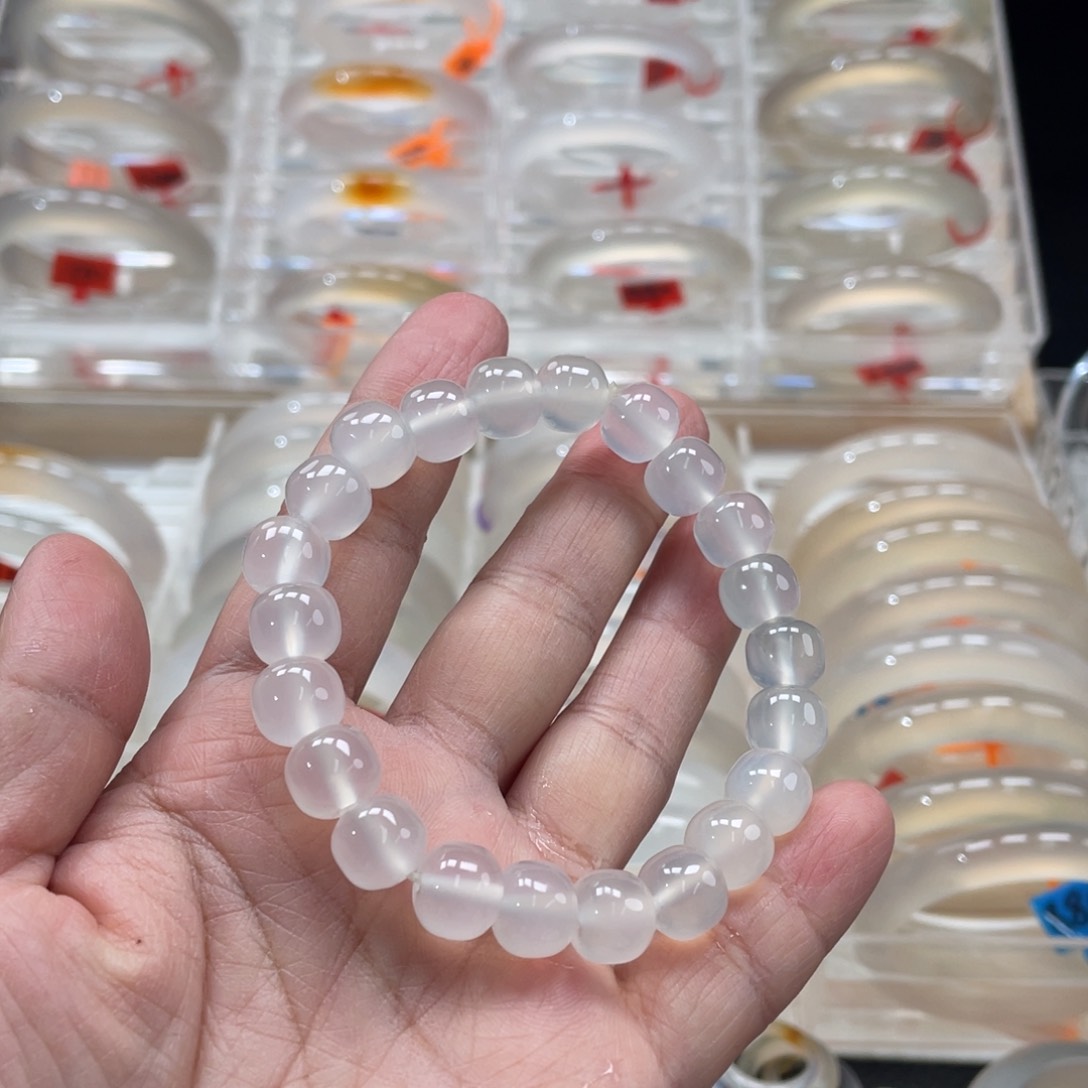 玛瑙/玉髓手镯未镶嵌