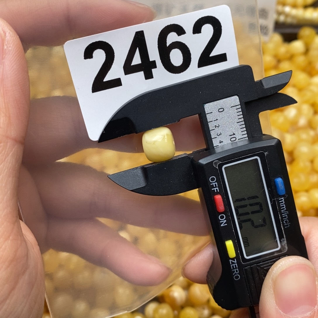 蜜蜡珠宝奇石未镶嵌