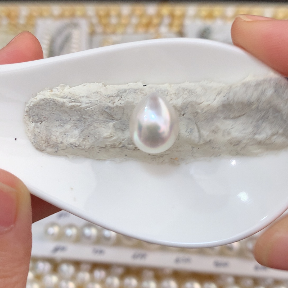 未镶嵌极光澳白10.5mm海水珍珠堪****轰