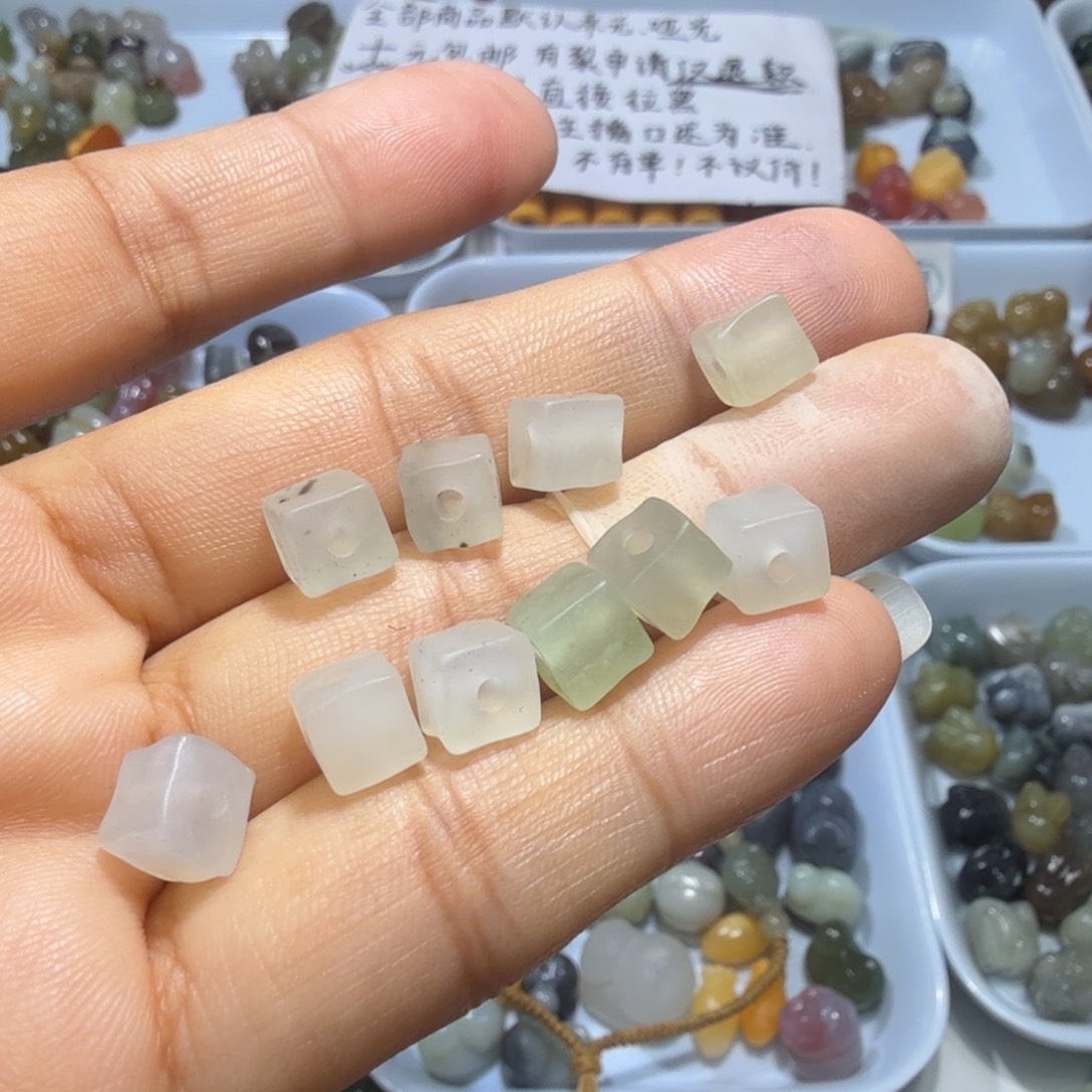 和田玉未镶嵌珠宝奇石