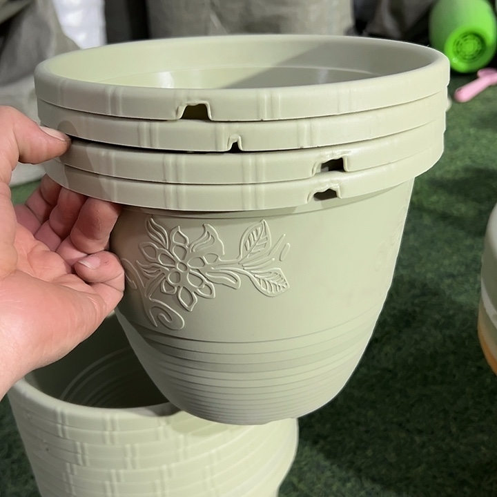 微瑕坏口绿色浮雕23外径17高4个