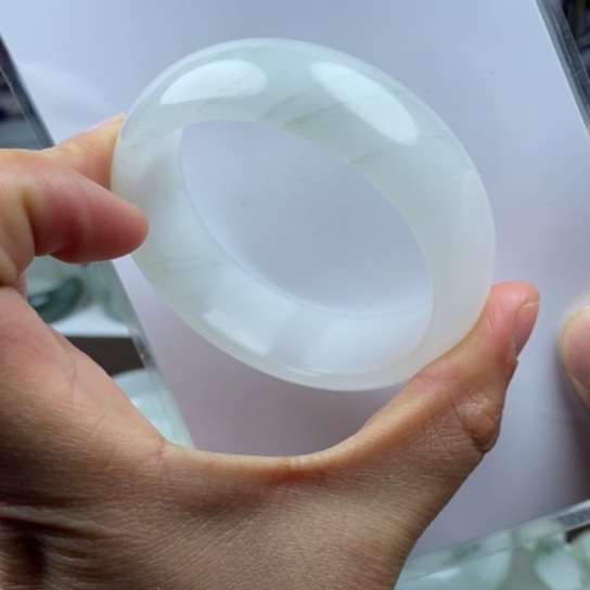 石英质玉（金丝玉）手镯未镶嵌