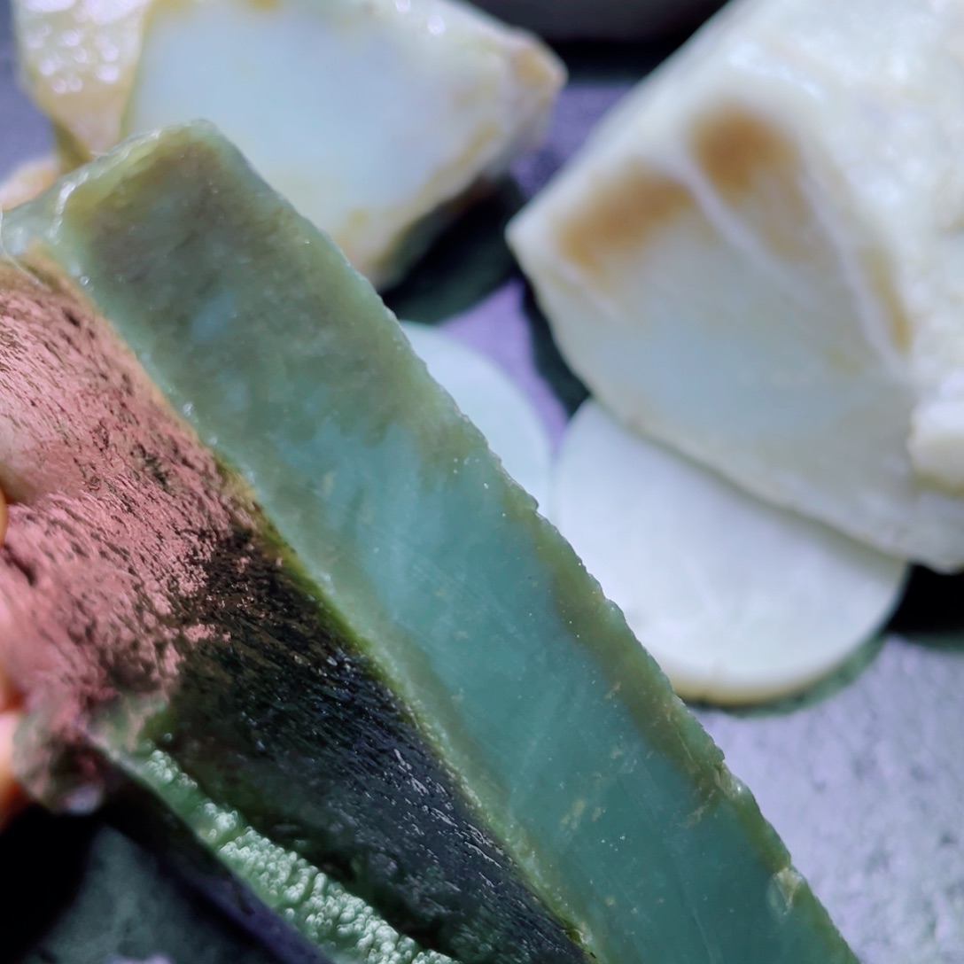 和田玉未镶嵌珠宝半成品