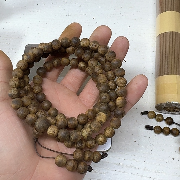 沉香手串?****风棋楠圆珠0.8手串一条25克
