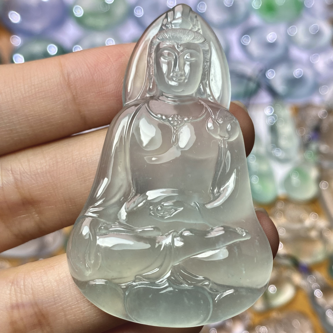 天然缅甸a货翡翠观音晴蓝底高冰胶感挂件 尺寸：56.6-35.5-5.3