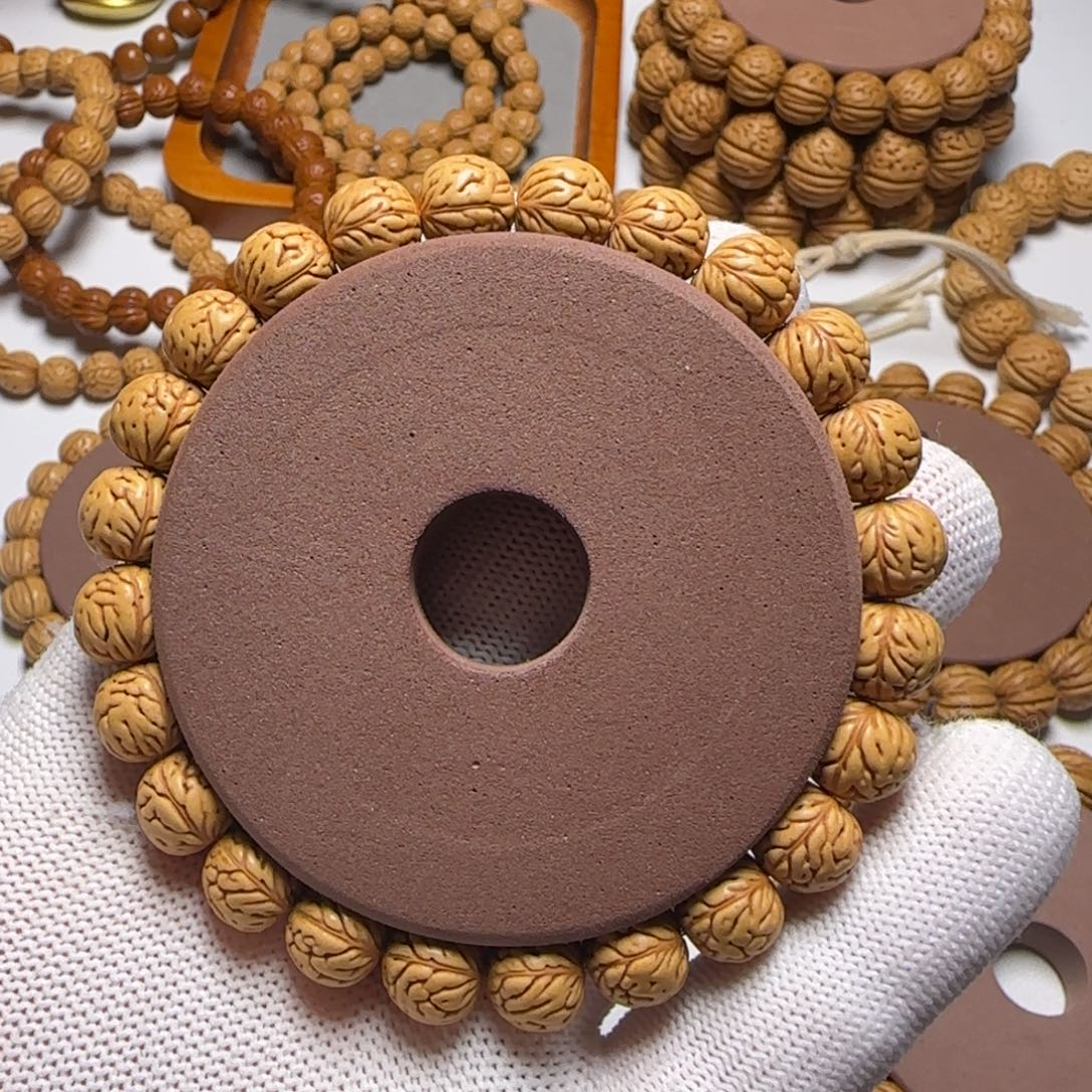 c***e手串桃核1.0+野生小金豆