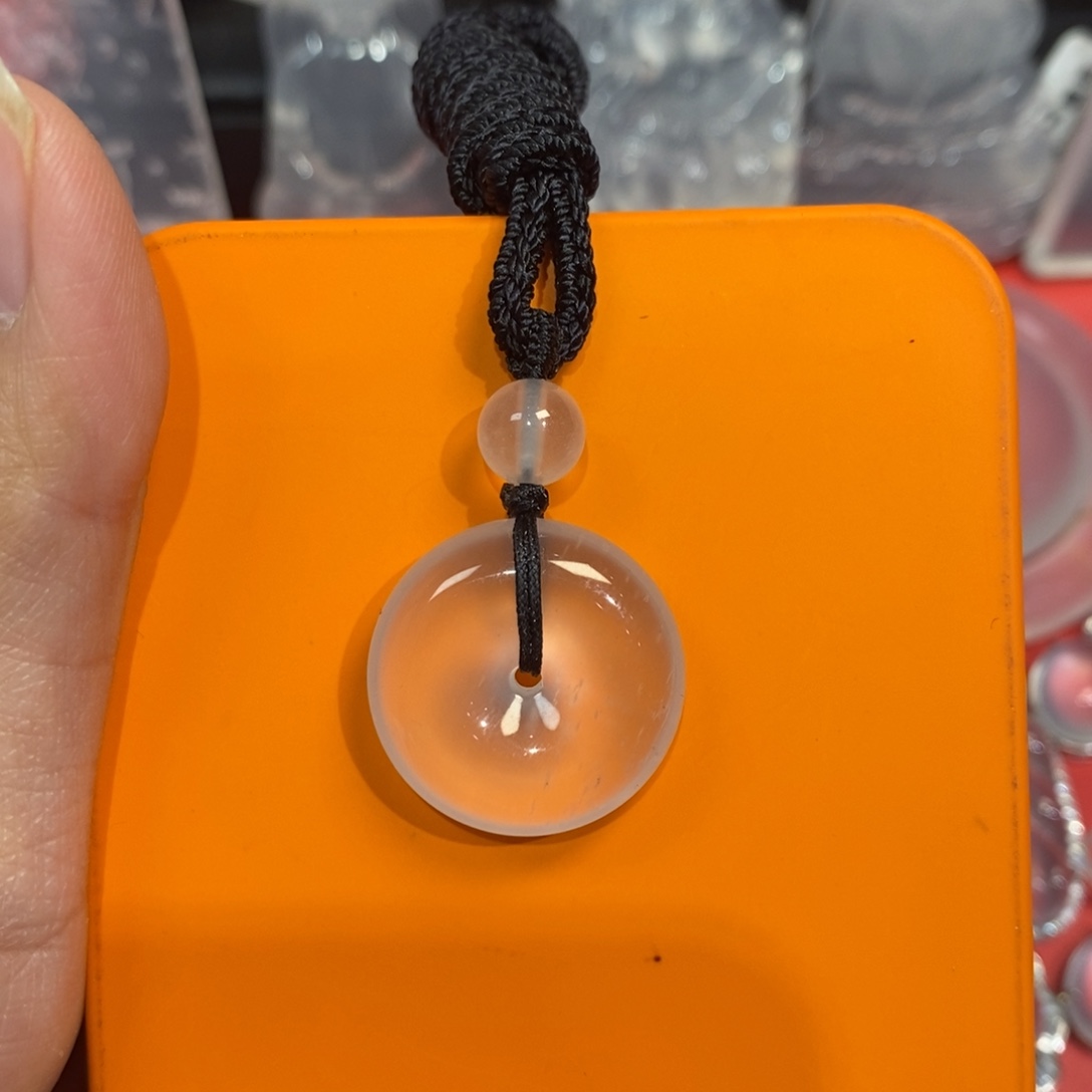 石英质玉未镶嵌颈饰