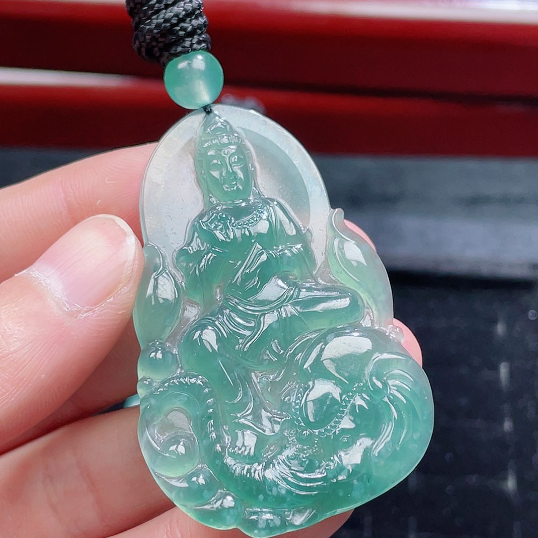 翡翠颈饰未镶嵌16，