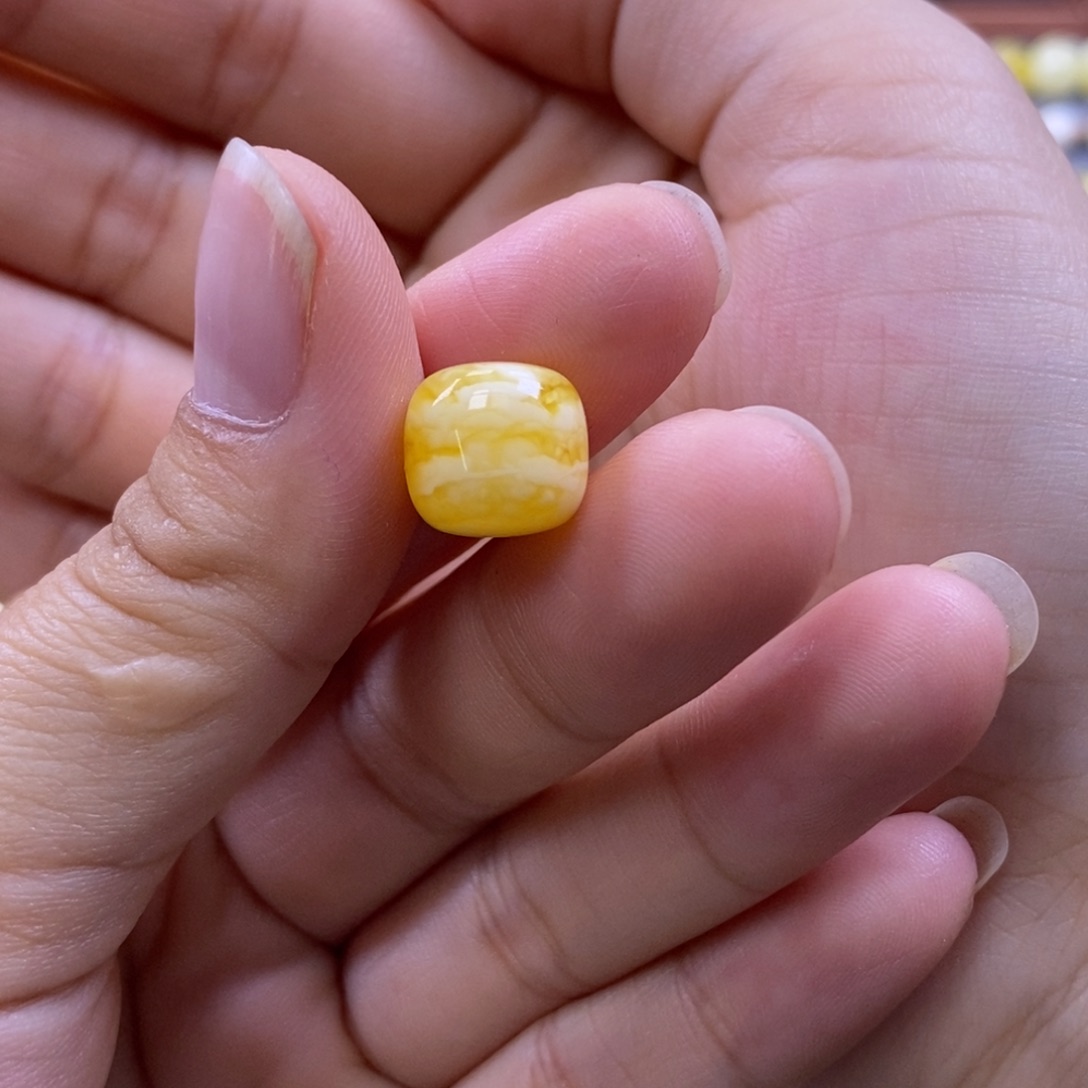 琥珀未镶嵌珠宝奇石11.3