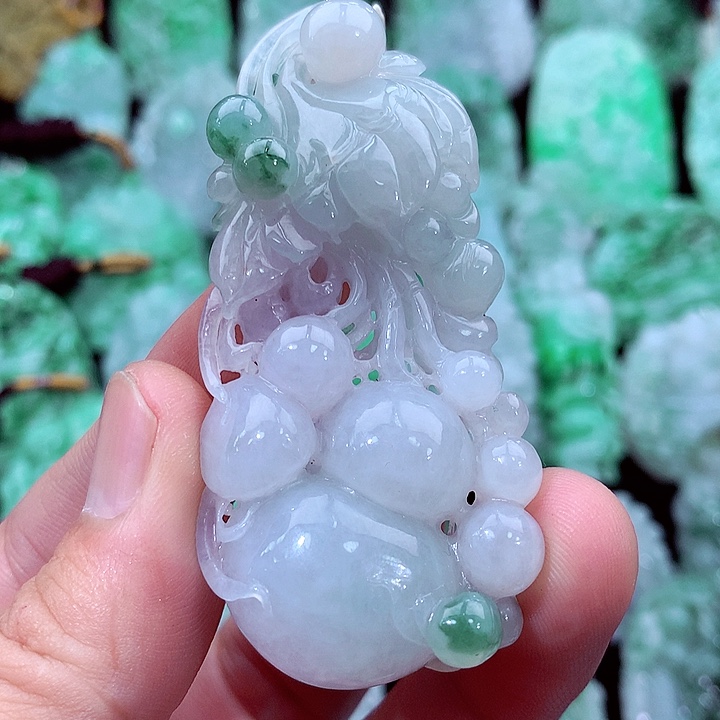 茵***&吊坠(不含链)未镶嵌翡翠