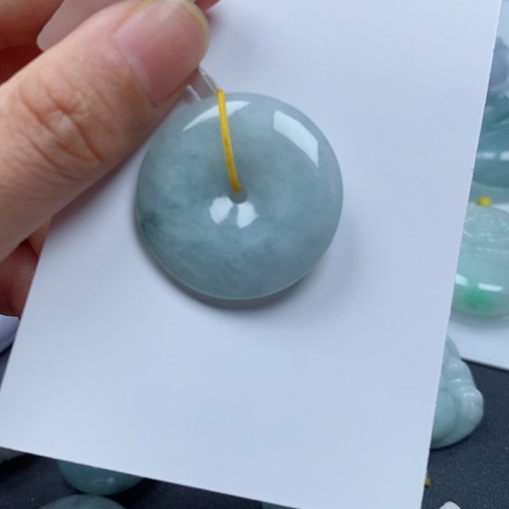 翡翠颈饰未镶嵌吊坠