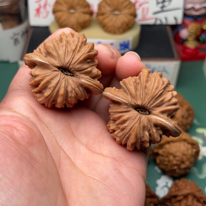 【闪购商品】文玩核桃吊坠42全品楼