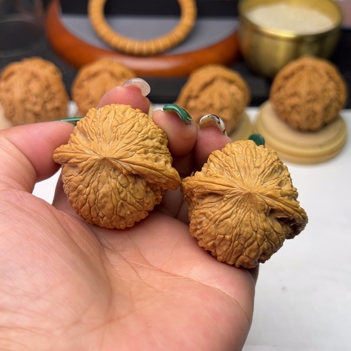 文玩核桃把件芳芳42泥鳅背全品