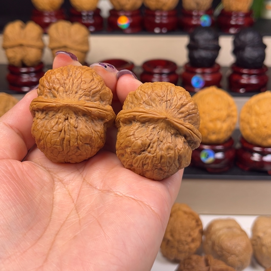 刘***生把件文玩核桃战神元宝W1