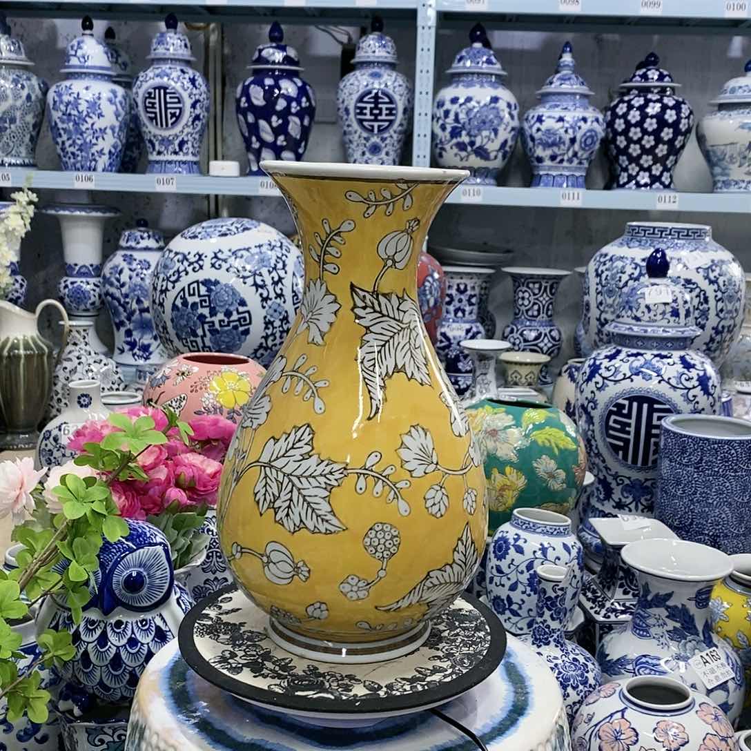 【闪购商品】摆件黄釉玉壶春瓷器…………………………