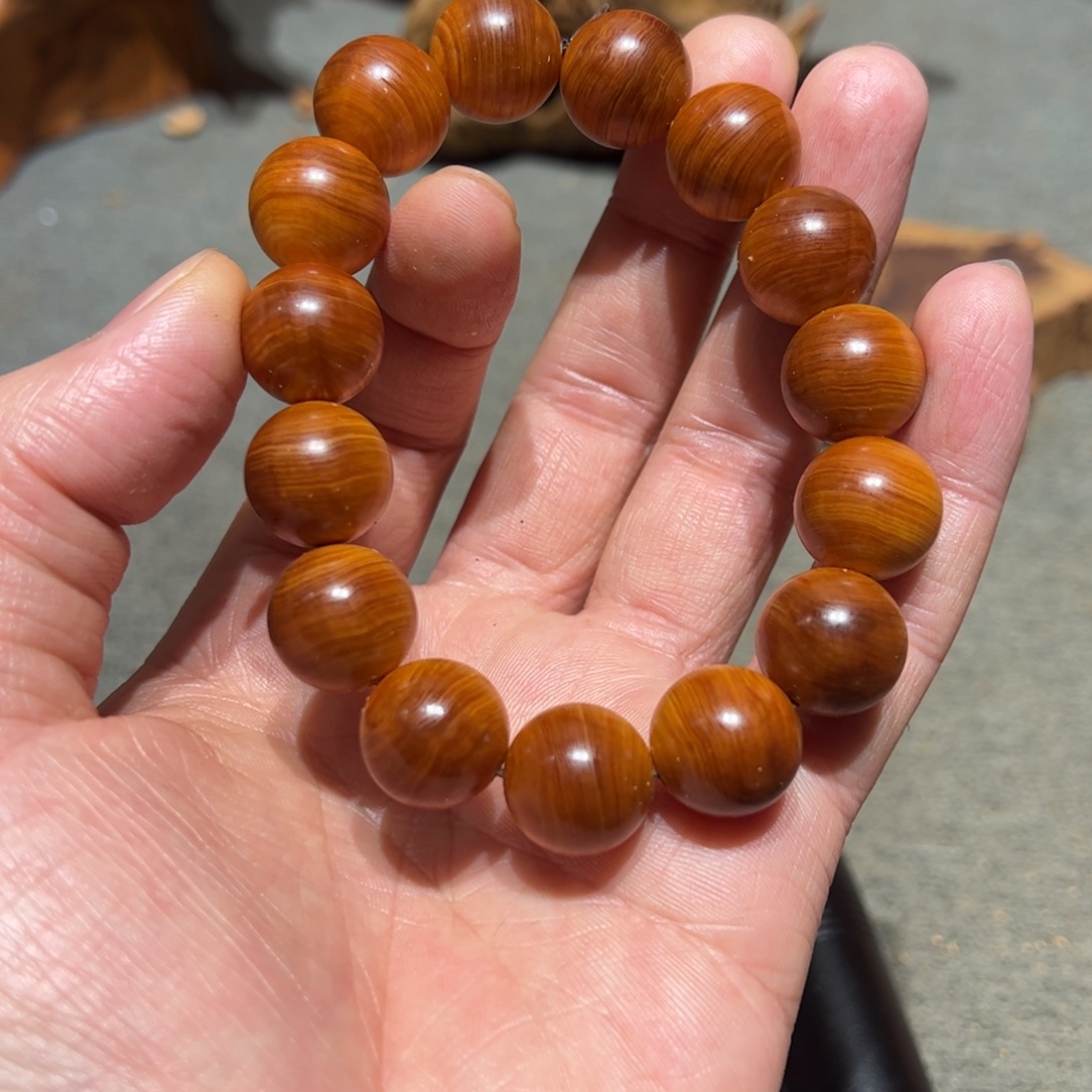 韵***柏木（崖柏）北太行陈化崖柏两个