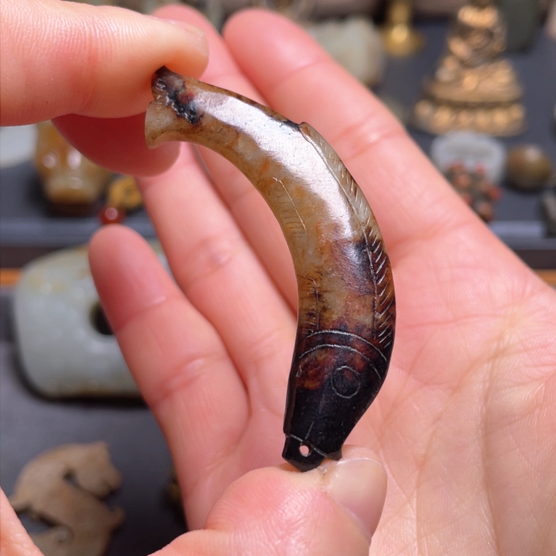 和田玉如图未镶嵌如**形