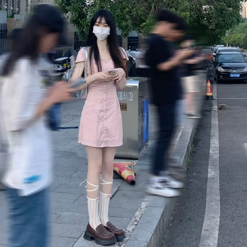 连衣裙子女夏季2025新款今年流行爆款高级感法式赫本风A798