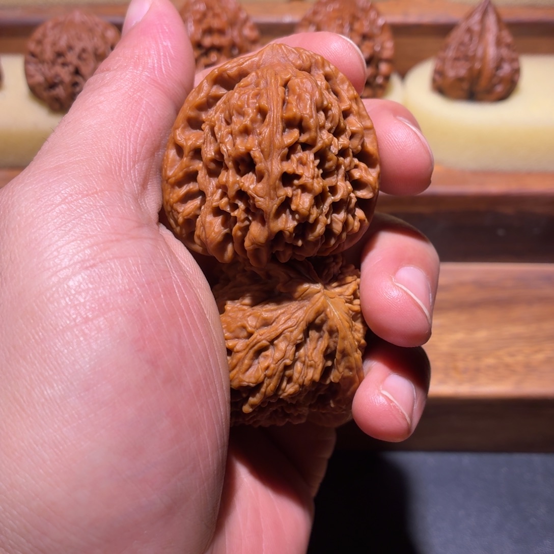 文玩核桃吊坠三角南疆