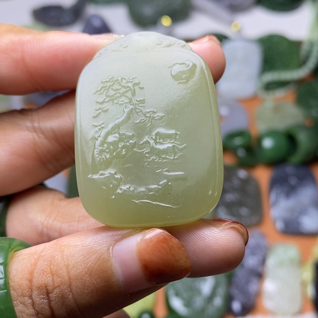 和田玉未镶嵌颈饰