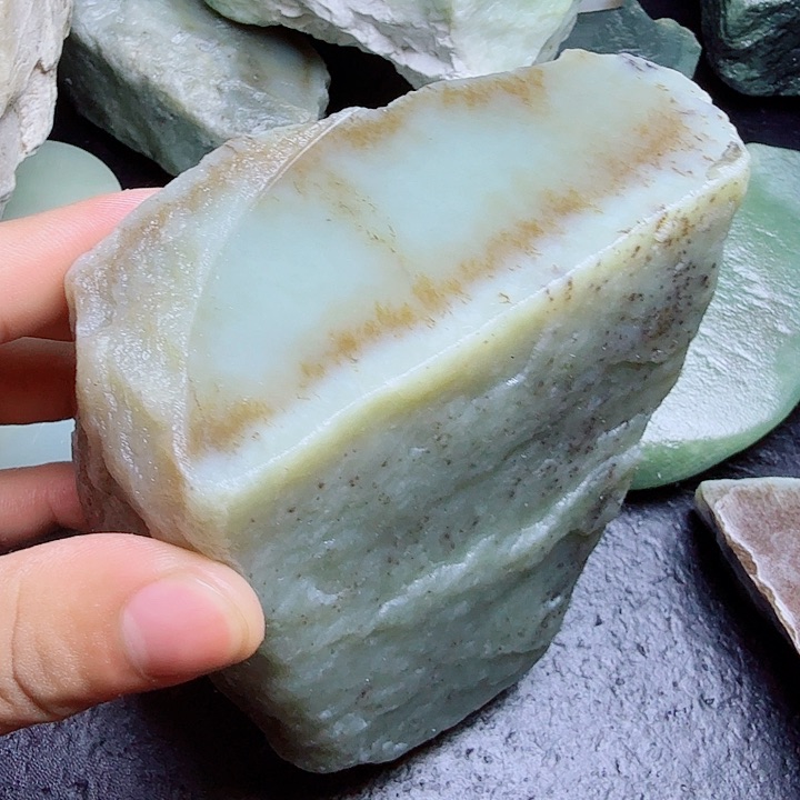 和田玉（糖玉）未镶嵌珠宝奇石启*