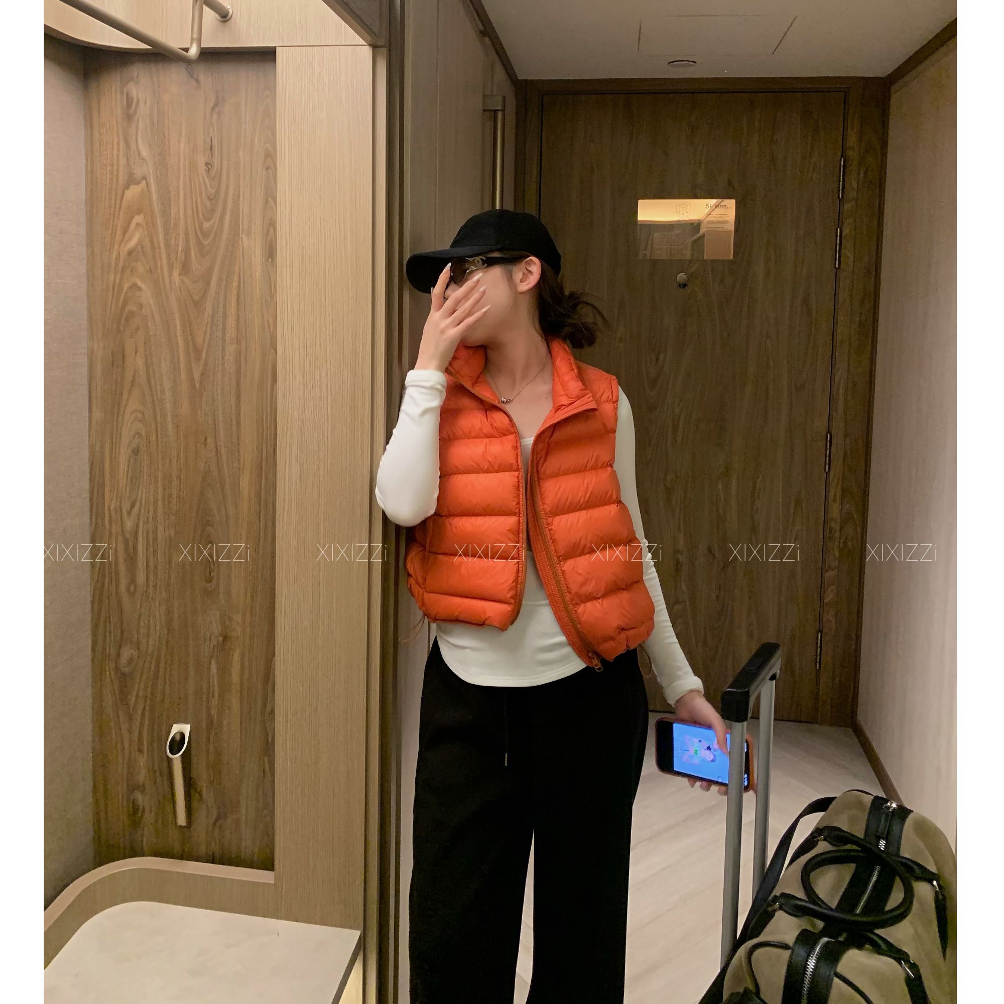 【XIXIZZi】90白鸭绒纯色立领排骨羽绒服马甲2025冬季新款轻薄短款