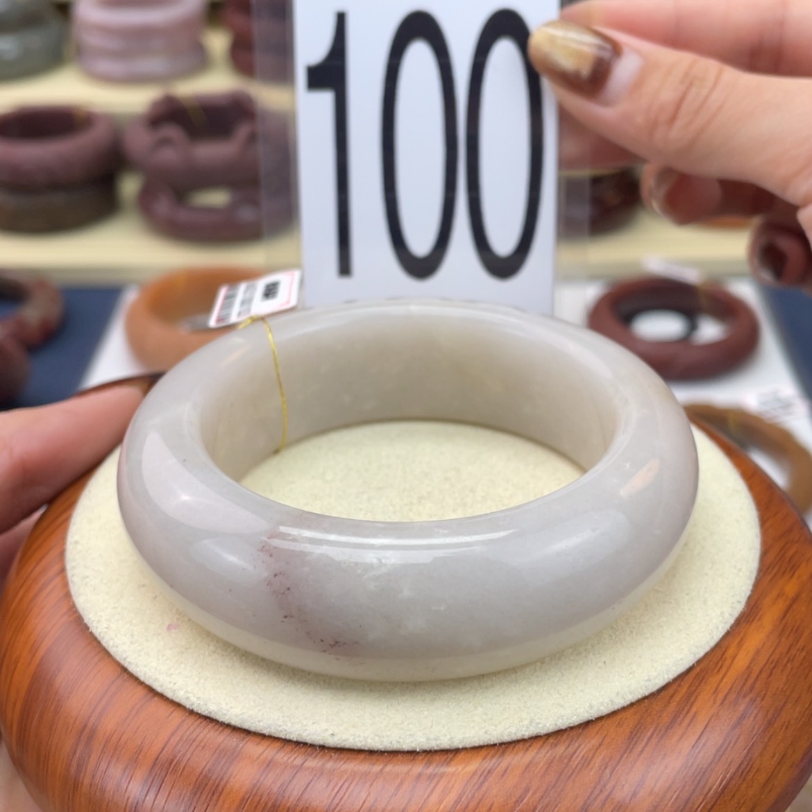 【闪购商品】石英质玉手镯未镶嵌