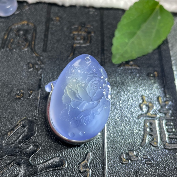 天然玛瑙精美牡丹花开富贵吊坠项链纯手工雕刻件