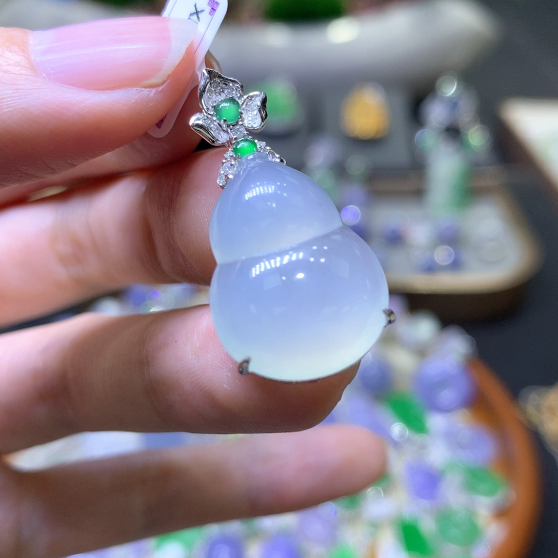 【闪购商品】翡翠颈饰18K金镶嵌翡翠吊坠项链