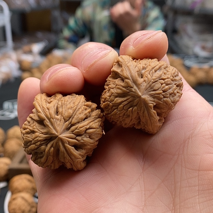 乐***哥大叶紫檀（黑酸枝木类）团子