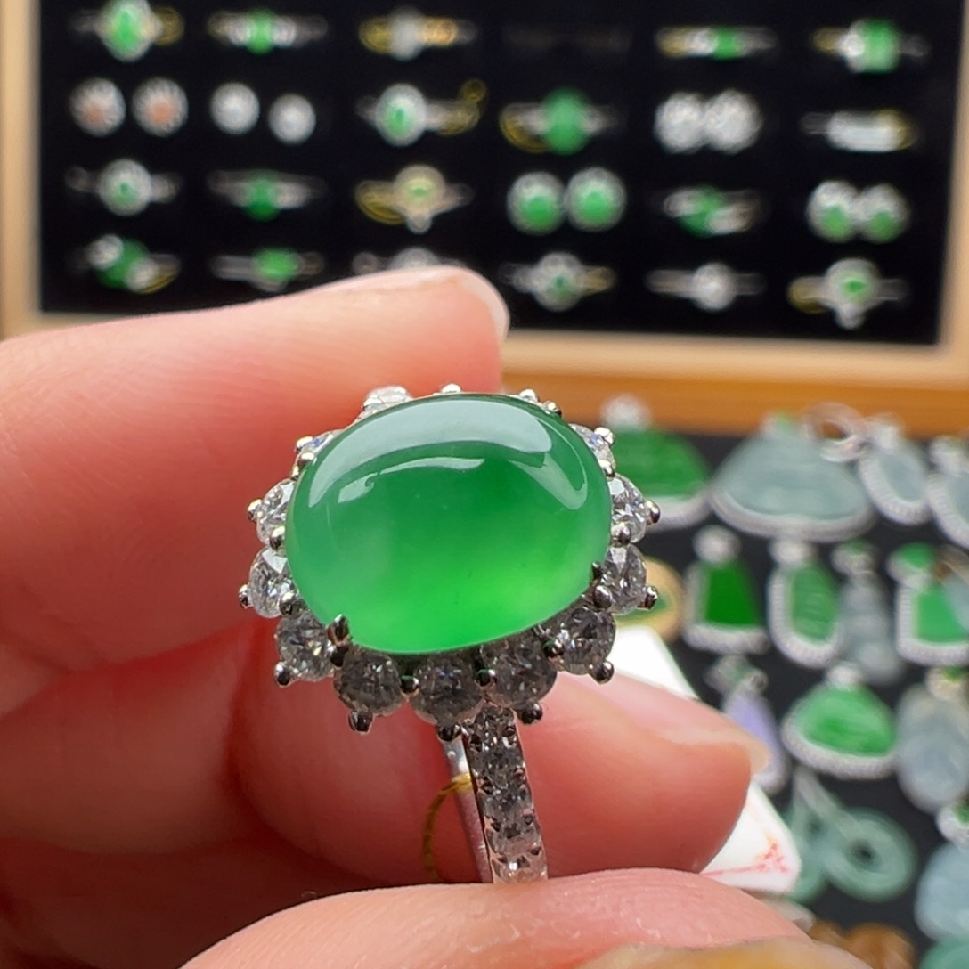 翡翠18K金镶嵌颈饰戒指