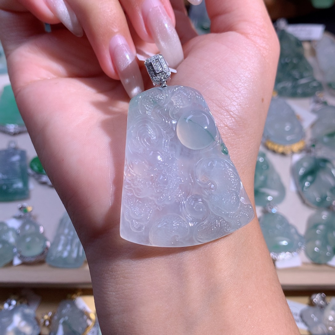 翡翠吊坠(不含链)18K金镶嵌