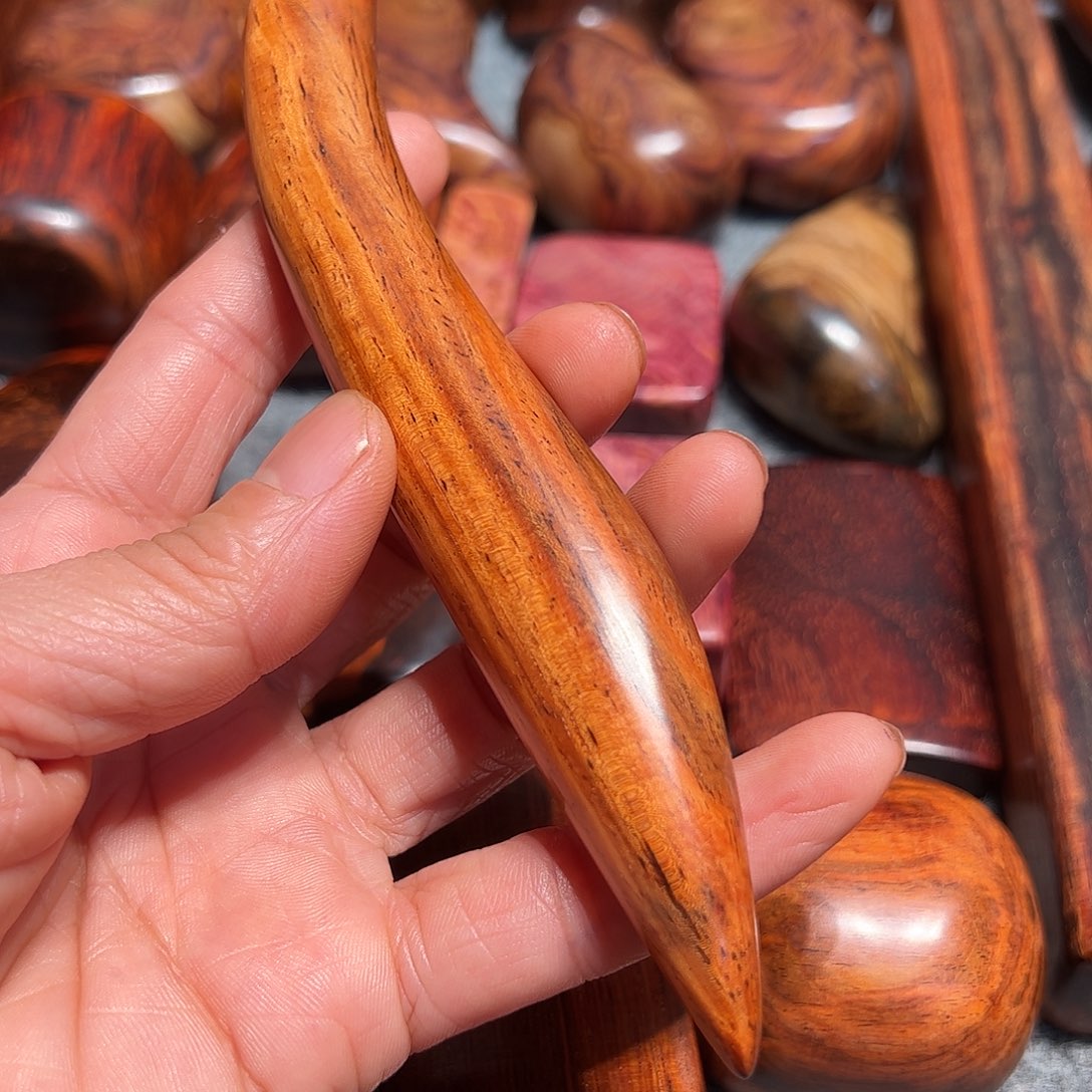 亮***哥交趾黄檀（大红酸枝）