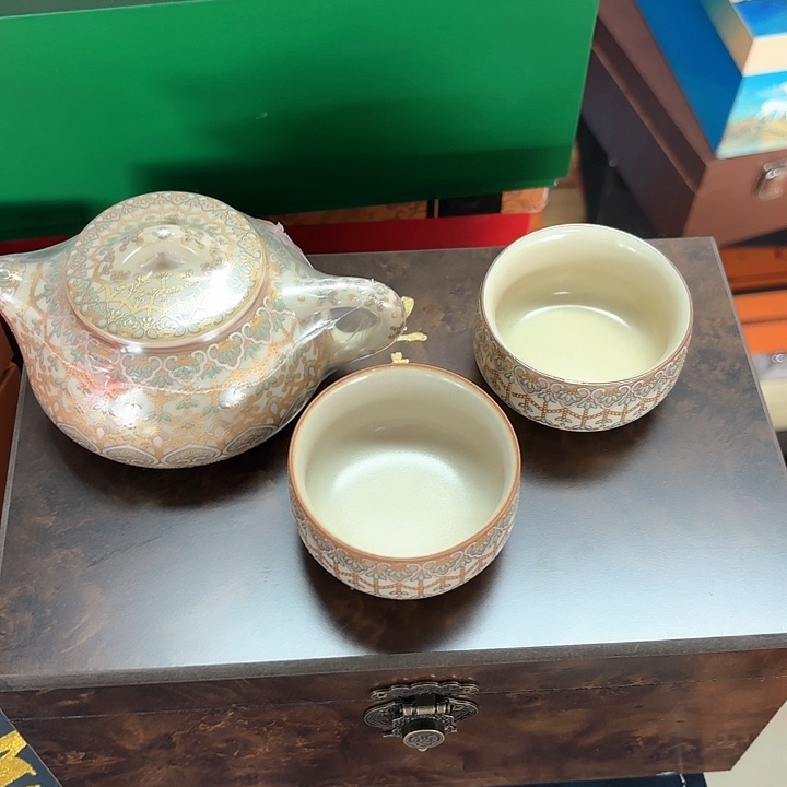 孤品茶具套装等。           