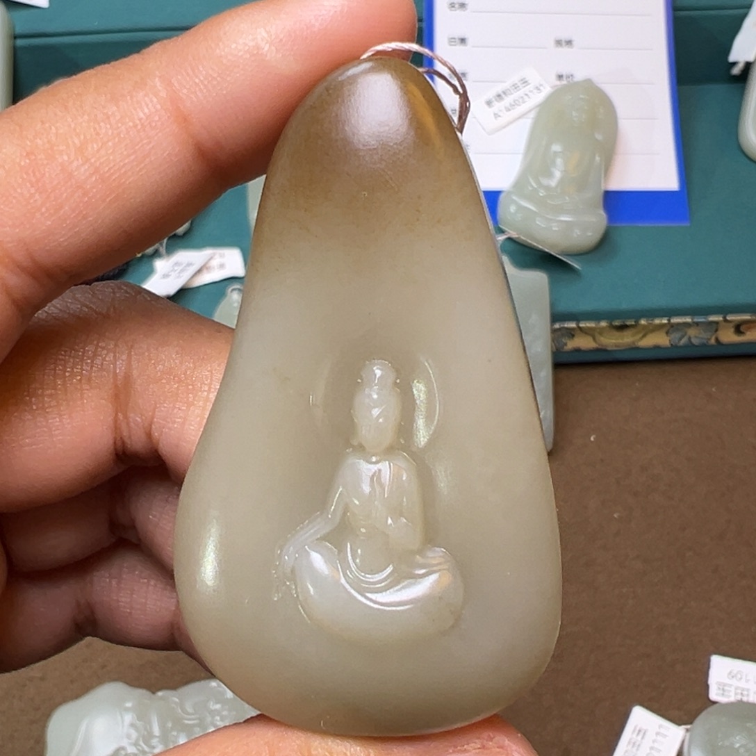 和田玉颈饰未镶嵌