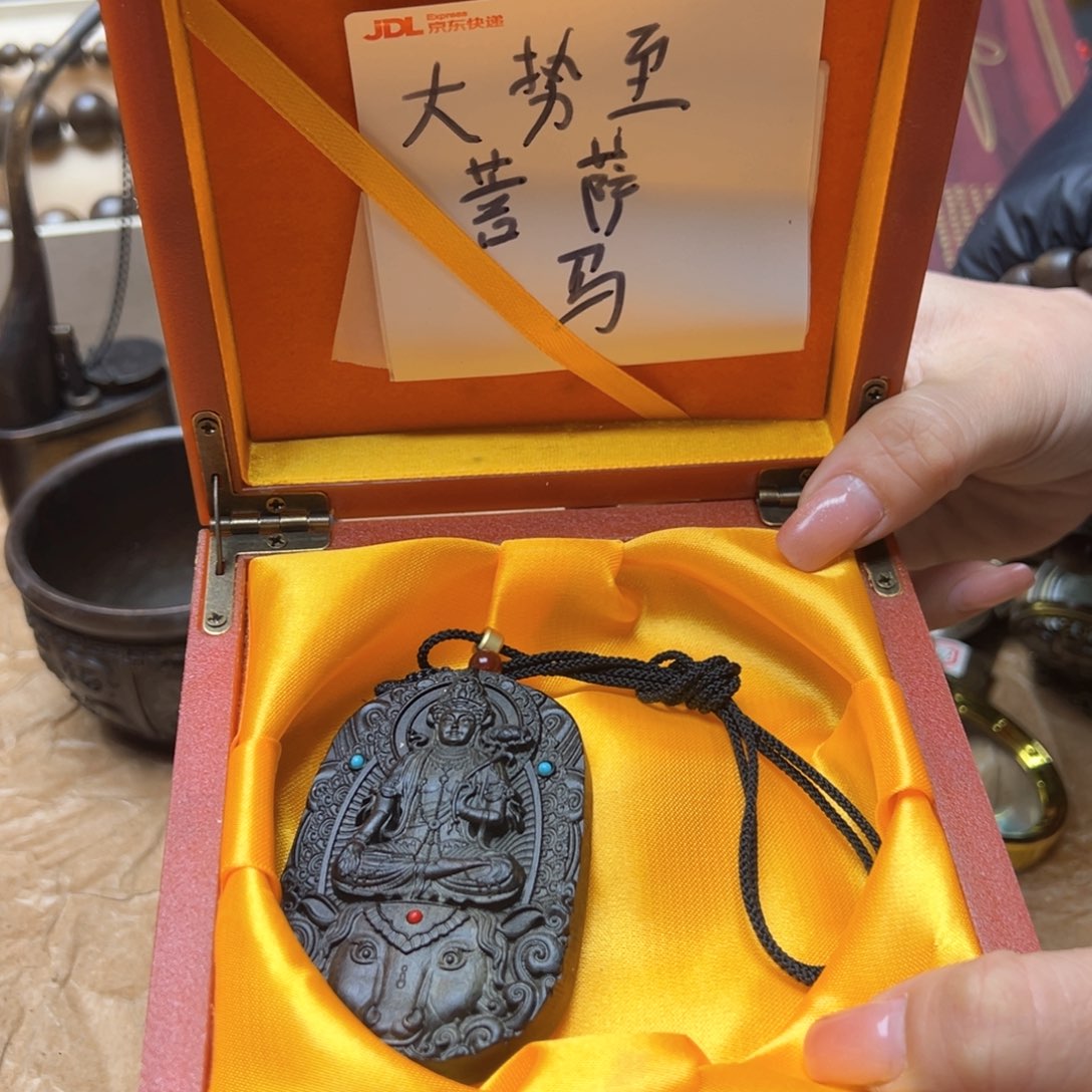 滴血莲花菩提吊坠