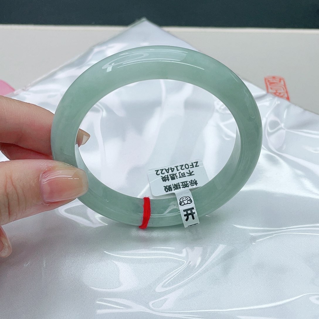 翡翠手镯未镶嵌正57,6