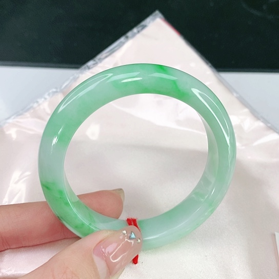 翡翠手镯未镶嵌天然翡翠A货012