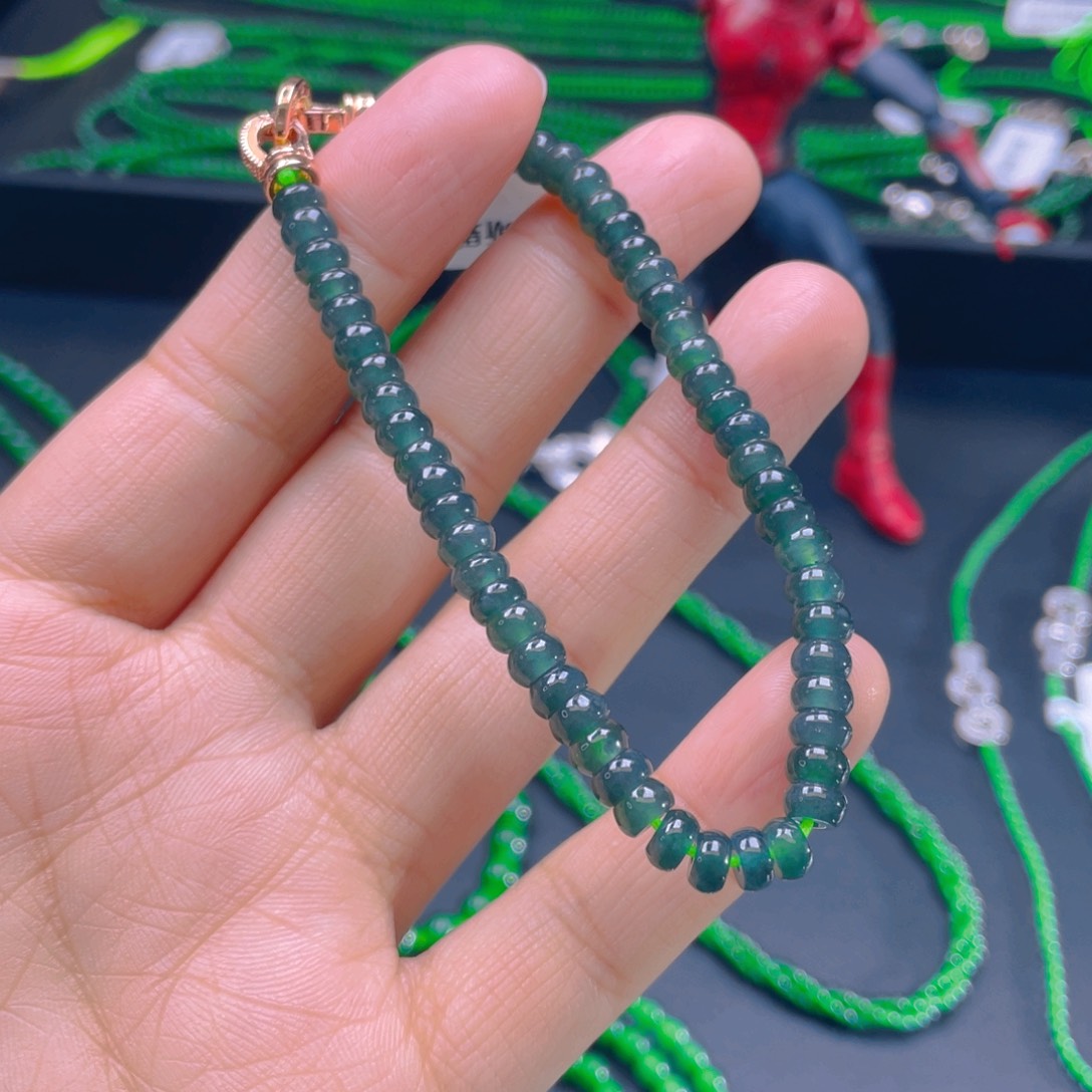 翡翠颈饰未镶嵌，1