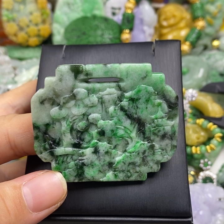 翡翠未镶嵌吊坠(赠链)