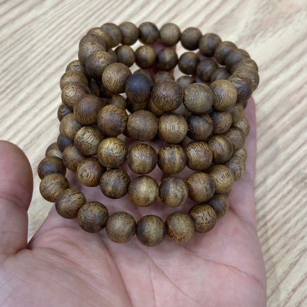 沉香老白棋老料1.0单圈经典尺寸 6-7克 甜凉花香蜜香味浓郁 