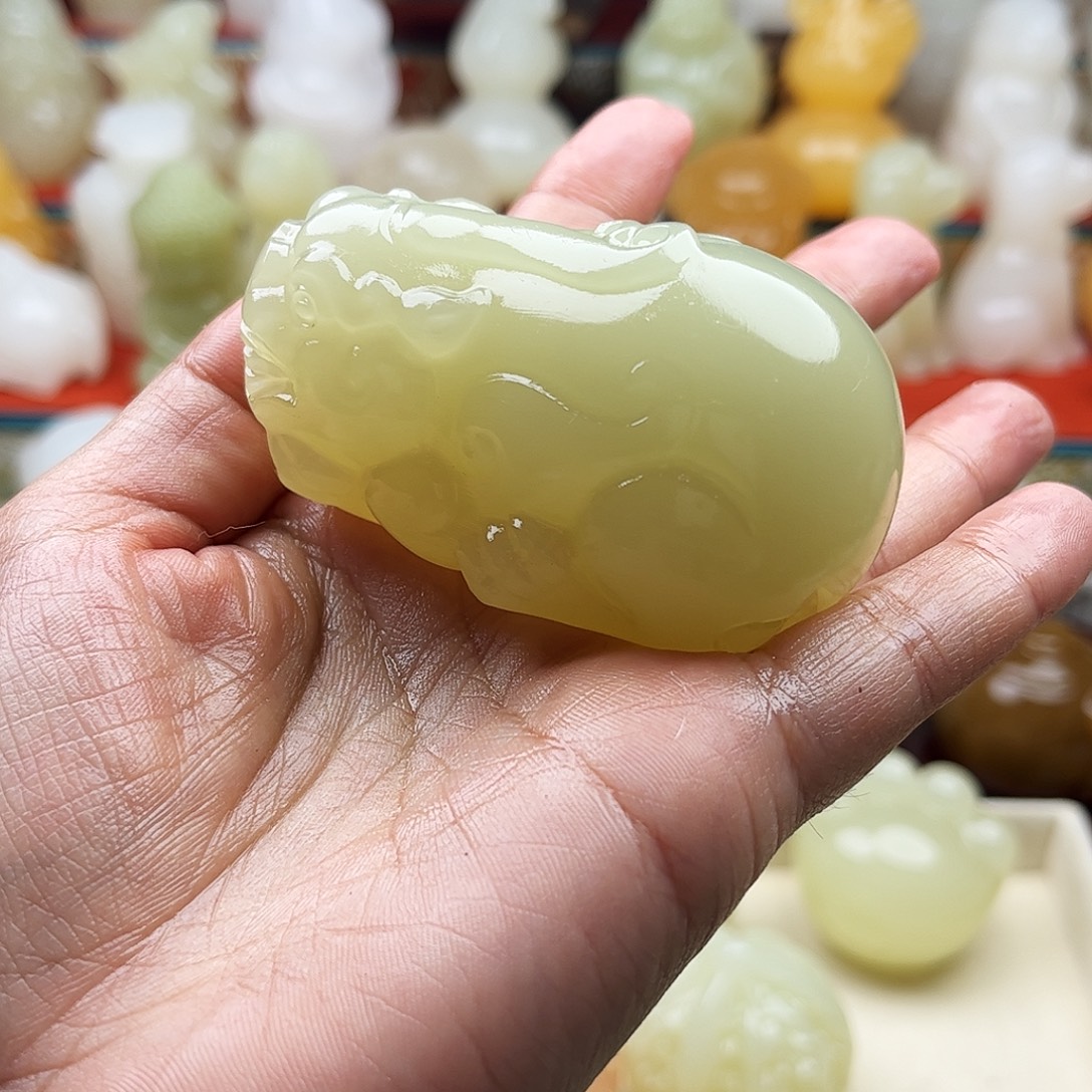 华***儿石材貔貅手吧摆件