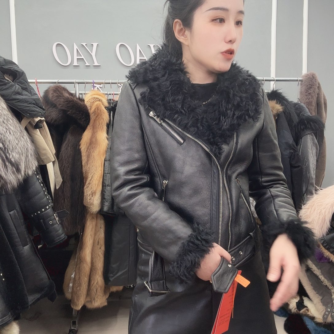 姚小妖家高端皮草