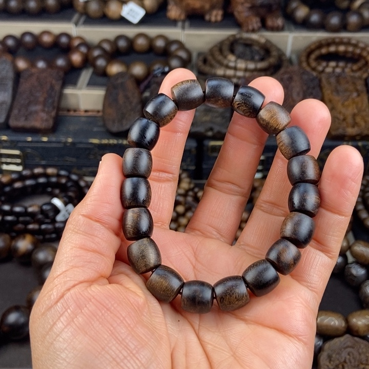 沉香手串張*.越南芽庄白棋玉化留疤