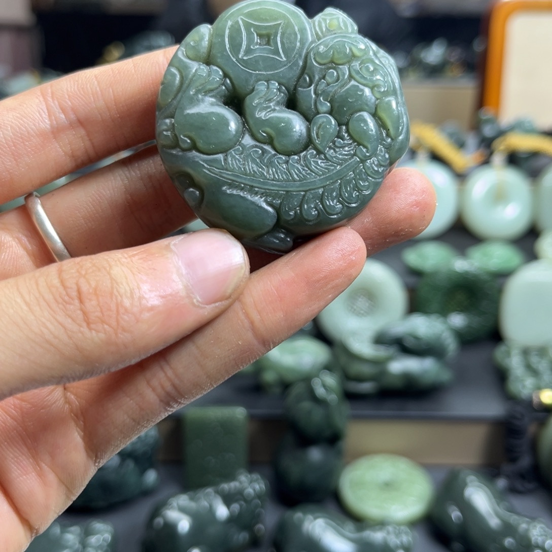 和田玉未镶嵌颈饰