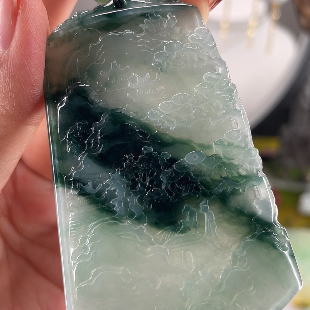 翡翠颈饰未镶嵌山水牌