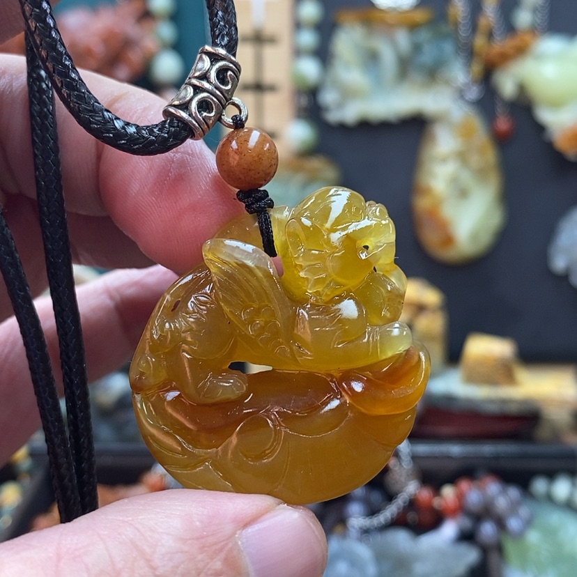 【闪购商品】蛇纹石玉吊坠未镶嵌