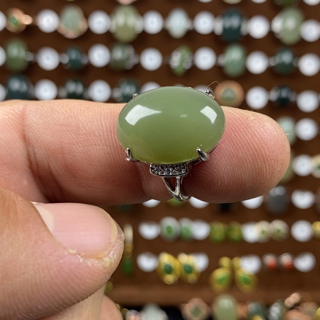 和田玉（青白玉）戒指合金