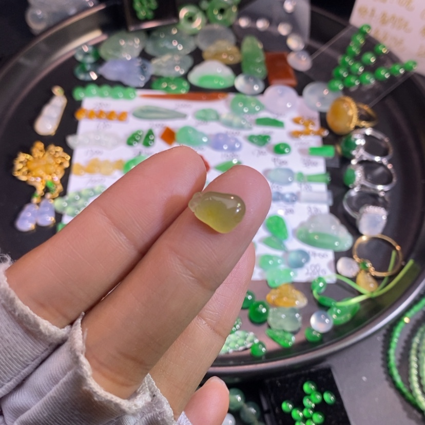 【闪购商品】翡翠挂件未镶嵌瓜瓜