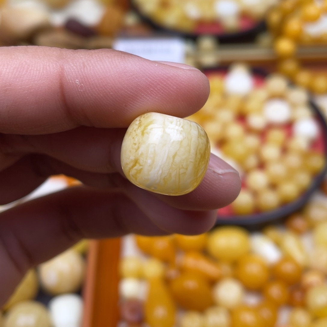 琥珀珠宝奇石未镶嵌16,2一颗粉